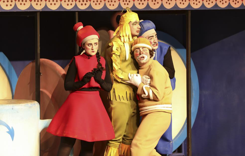 Mersin Şehir Tiyatrosu’na Küçük Ellerden Büyük Alkışlar