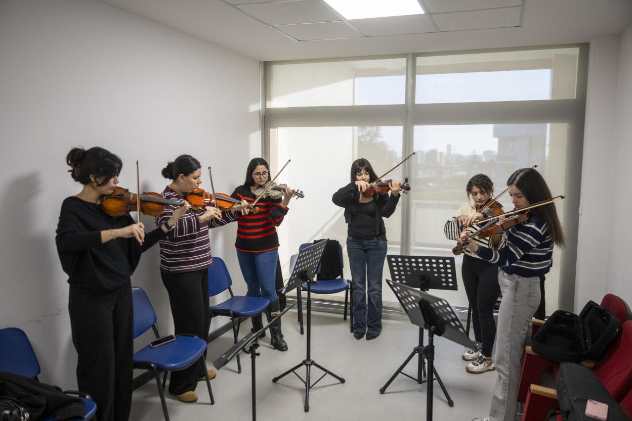 Kentin Ritmi Mersin Büyükşehir'in Enstrüman Kurslarında Atıyor