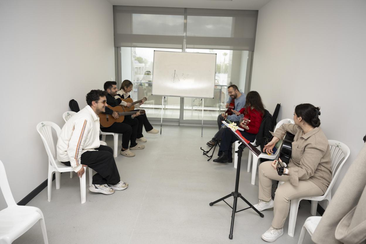 Kentin Ritmi Mersin Büyükşehir'in Enstrüman Kurslarında Atıyor