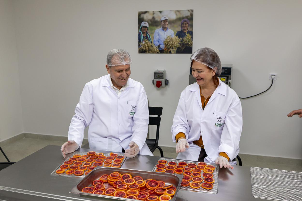 Başkan Seçer ve Meral Seçer ‘Hamzabeyli Köyümüz Atölye Projesi’nin Açılışına Katıldı