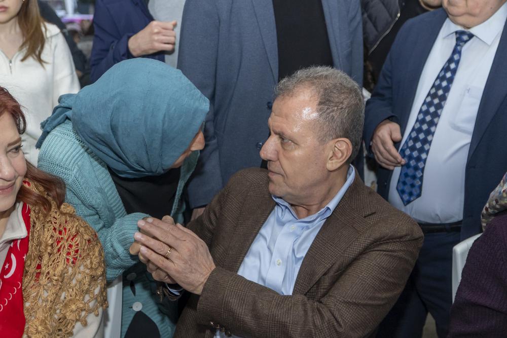 Başkan Seçer ve Meral Seçer Toroslar’da Binlerce Kişiyle İftar Sofrasında Buluştu