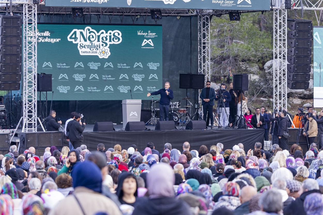 Başkan Seçer ve Meral Seçer ‘4. Nergis Şenliği’ne Katıldı