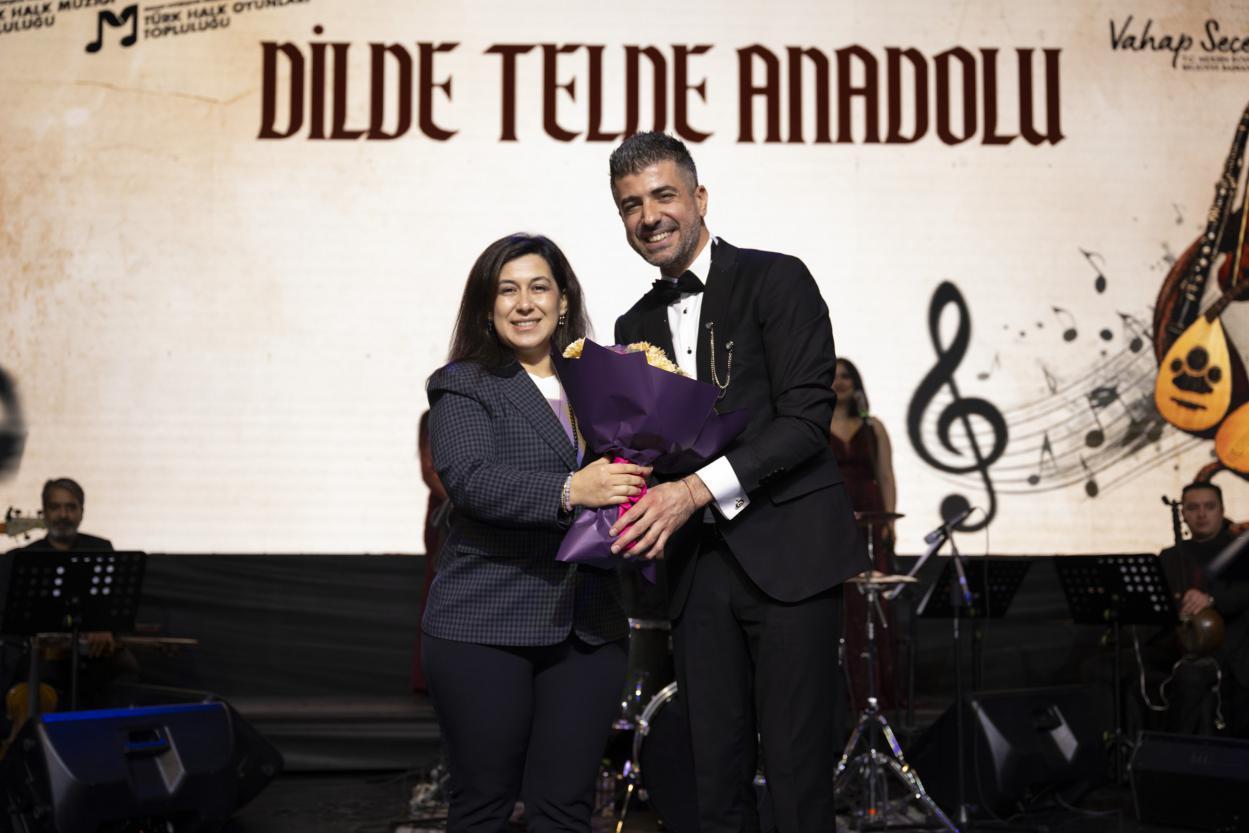 Anadolu Mozaiği Büyükşehir’in ‘Dilde Telde Anadolu’ Konseri’ne Yansıdı