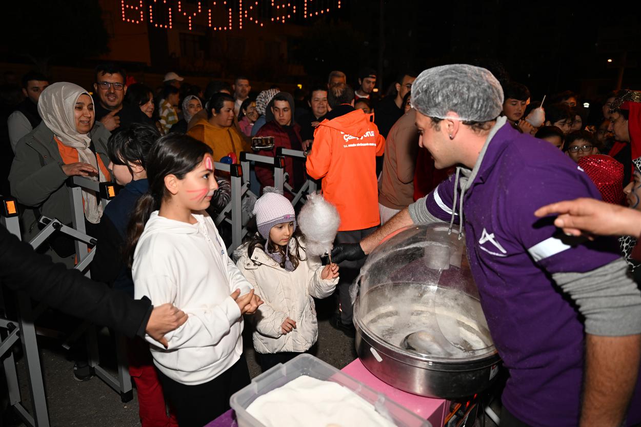 Başkan Seçer ile Meral Seçer, Erdemlilerle İftar Sofrasında Buluştu