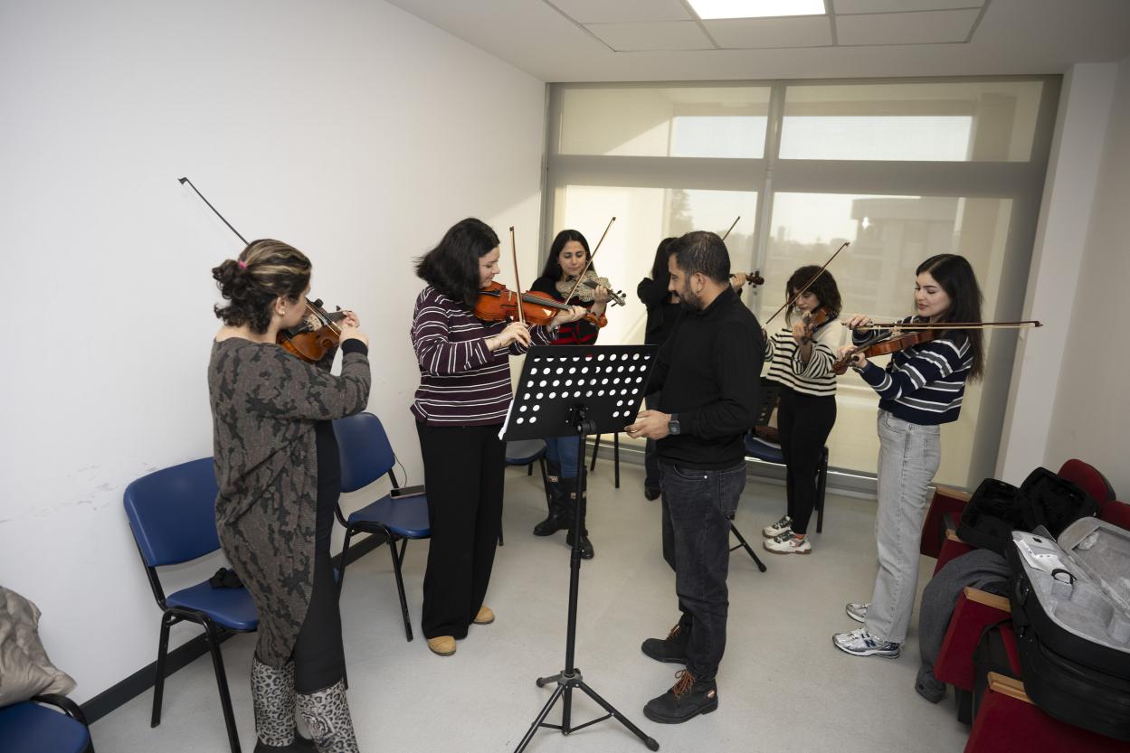 Kentin Ritmi Mersin Büyükşehir'in Enstrüman Kurslarında Atıyor