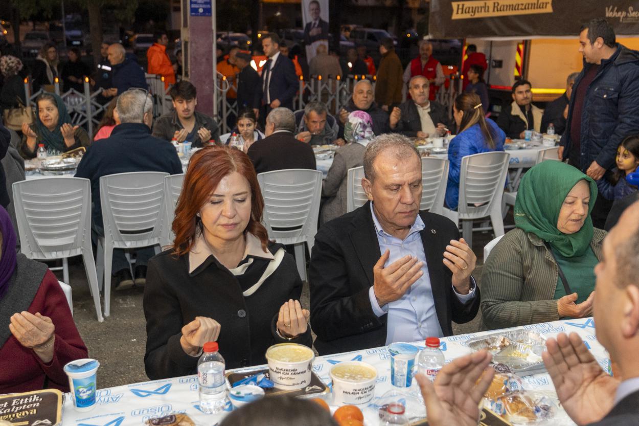 Başkan Seçer ile Meral Seçer, Erdemlilerle İftar Sofrasında Buluştu