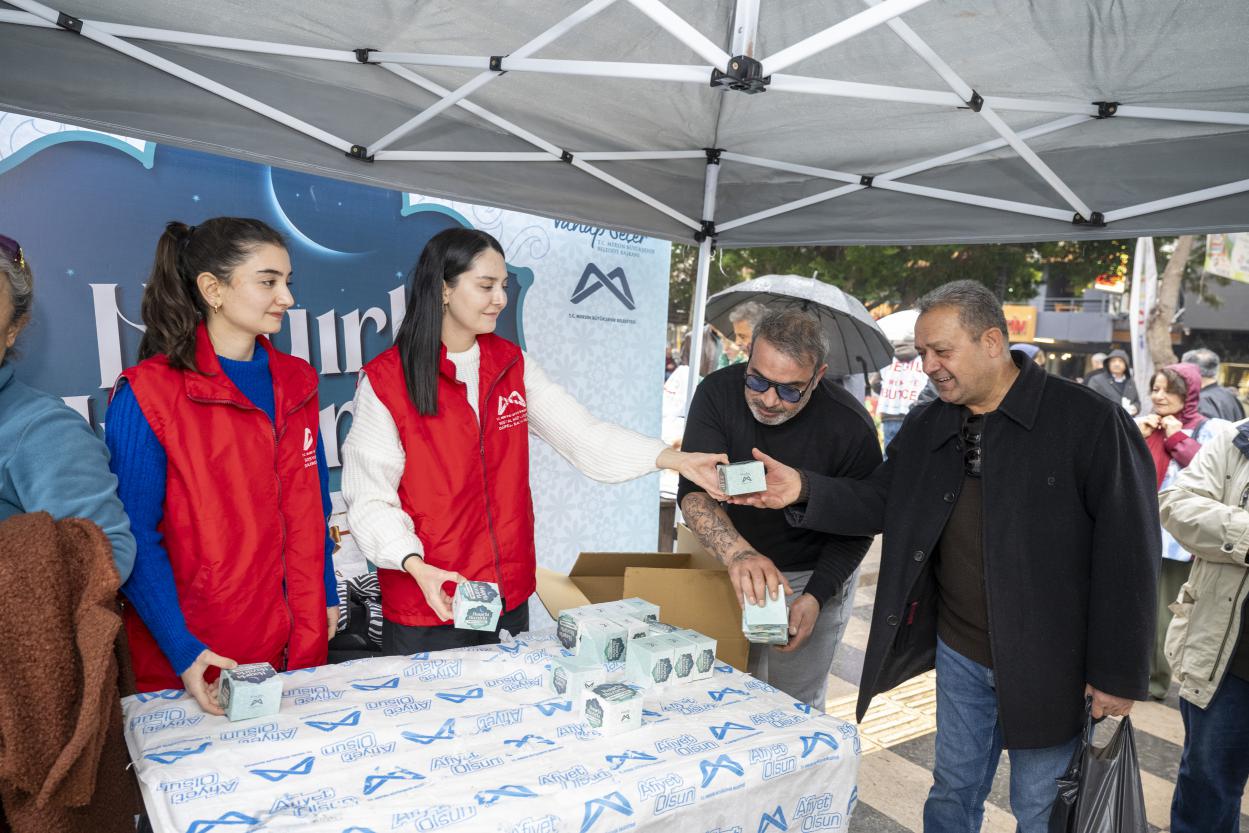 Büyükşehir Berat Kandili’nde 15 Bin Kandil Simidini Vatandaşla Buluşturdu