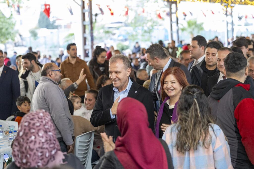 Başkan Seçer ile Meral Seçer, Erdemlilerle İftar Sofrasında Buluştu