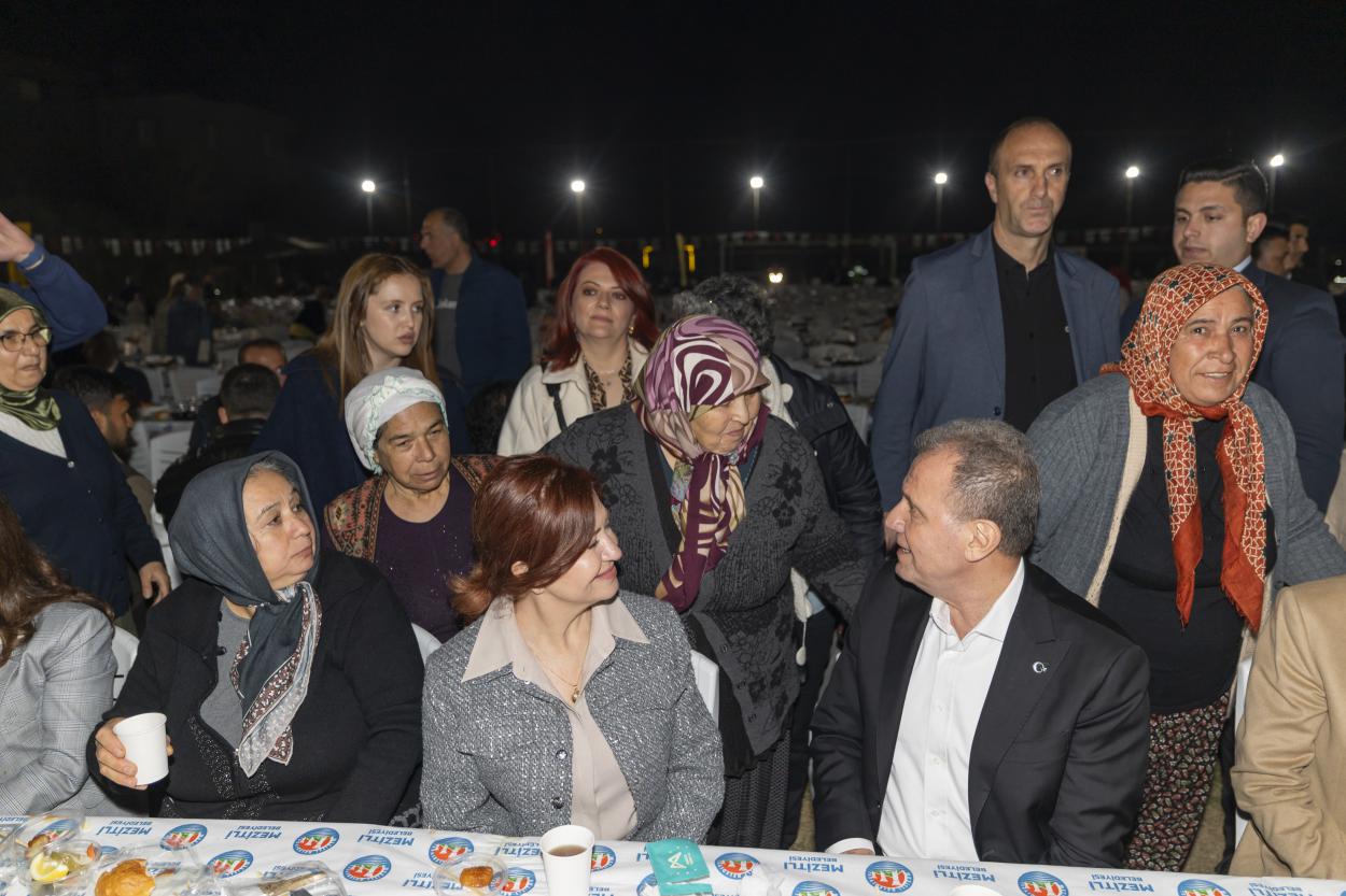 Seçer ve Meral Seçer Mezitli Belediyesi'nin İftar Programına Katıldı