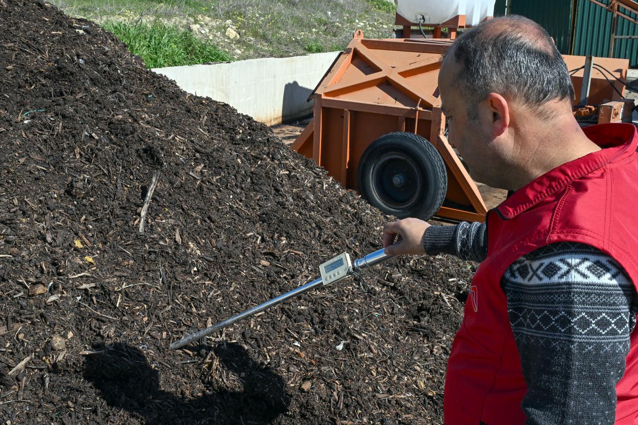 Mersin Büyükşehir’in Kompost Üretim Tesisi’nde Atık Yok, Doğaya Dönüş Var