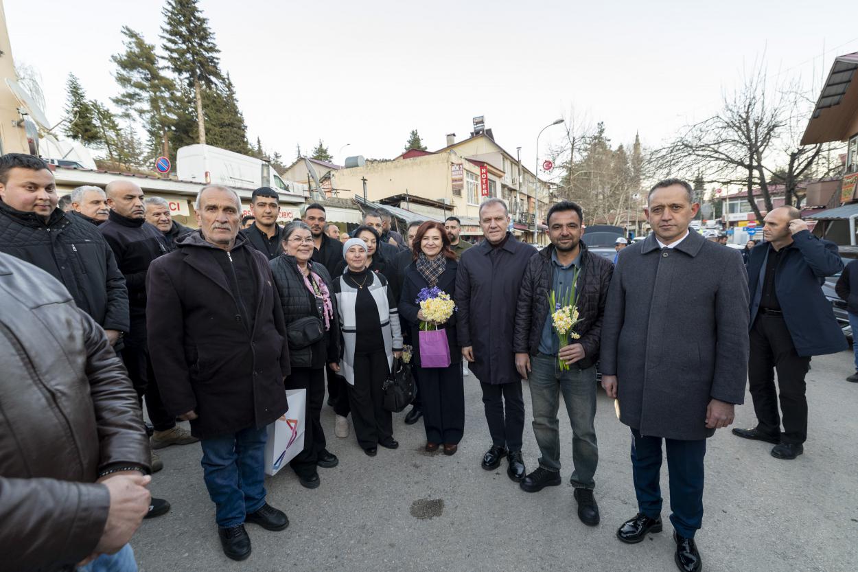 Başkan Seçer ve Meral Seçer Çamlıyayla’da İftar Sofrasında Yurttaşlarla Buluştu