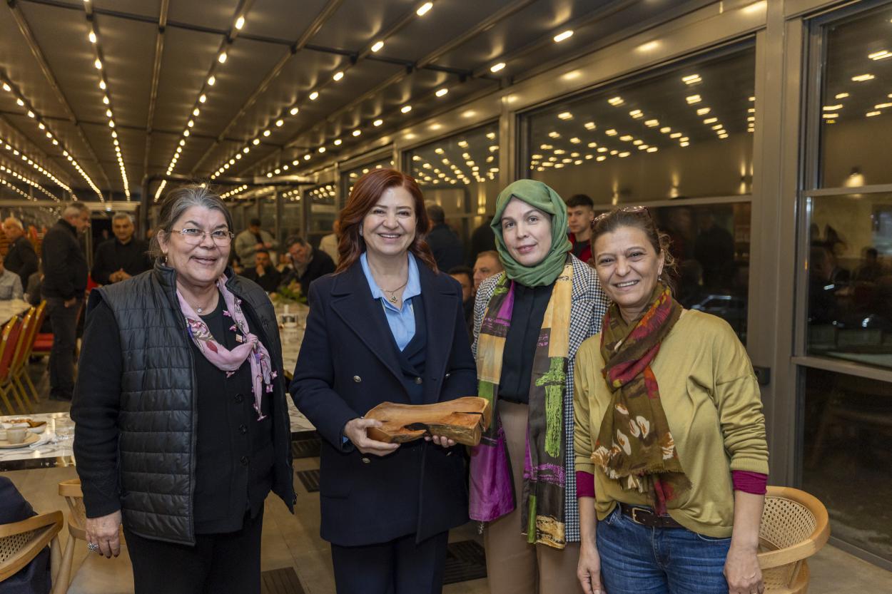 Başkan Seçer ve Meral Seçer Çamlıyayla’da İftar Sofrasında Yurttaşlarla Buluştu