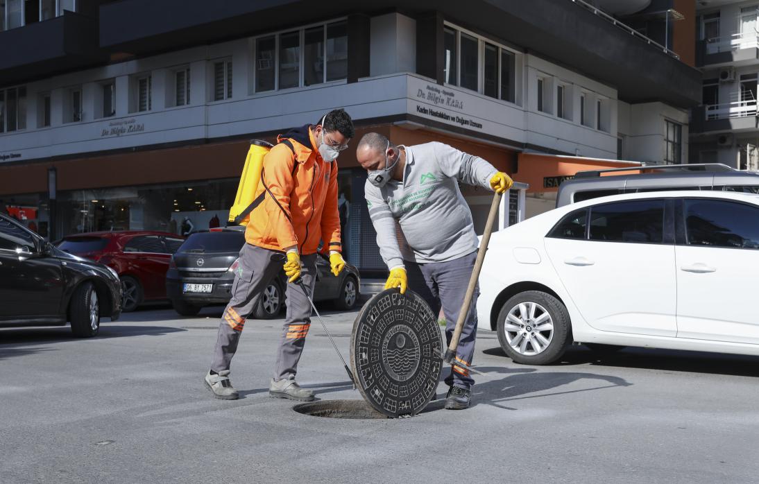 Mersin Büyükşehir’in İlaçlama Ekipleri Kent Genelinde Haşere Mücadelesini Sürdürüyor