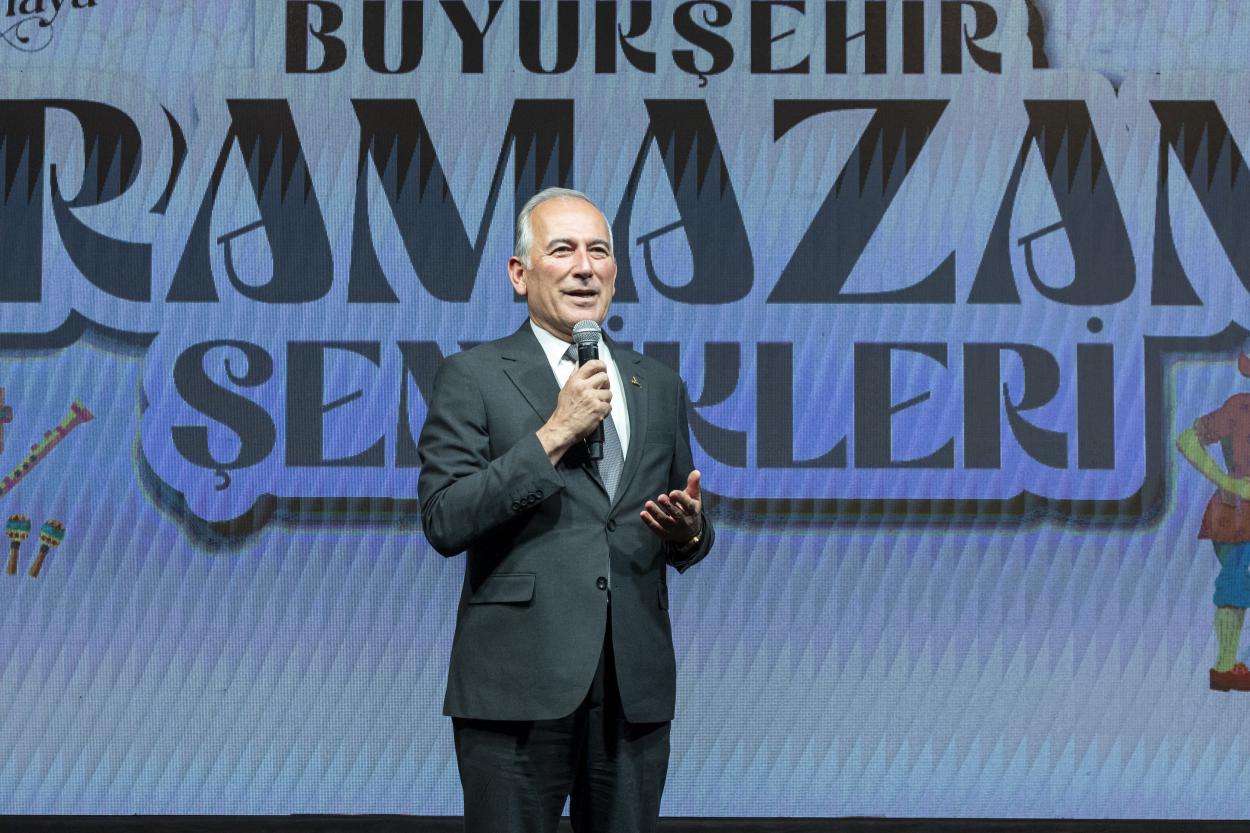 Başkan Seçer ve Meral Seçer, Anamurlu Yurttaşlarla İftar Sofrasında Buluştu