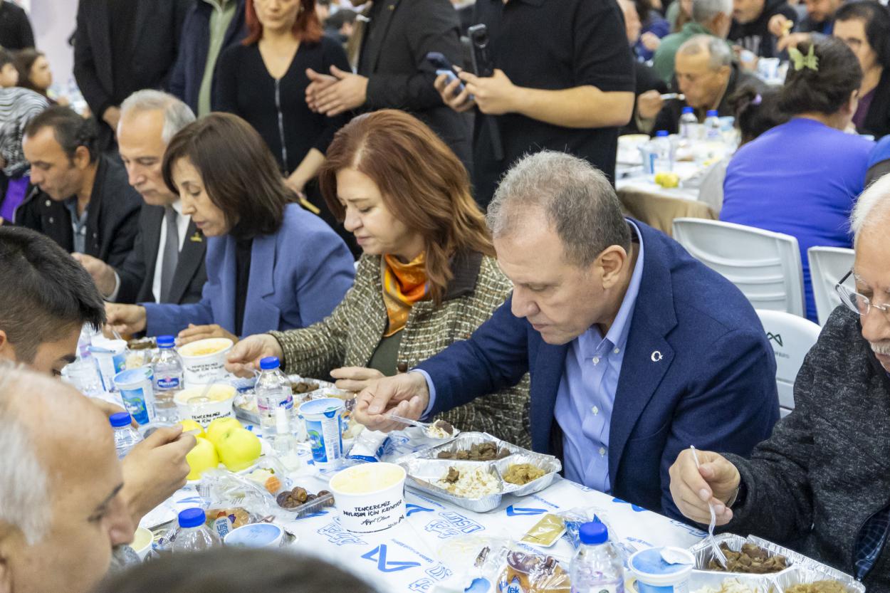 Başkan Seçer ve Meral Seçer, Anamurlu Yurttaşlarla İftar Sofrasında Buluştu