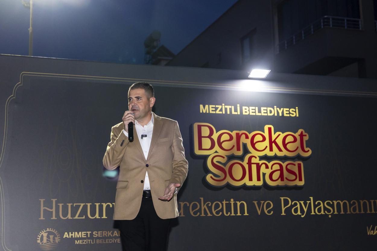 Seçer ve Meral Seçer Mezitli Belediyesi'nin İftar Programına Katıldı