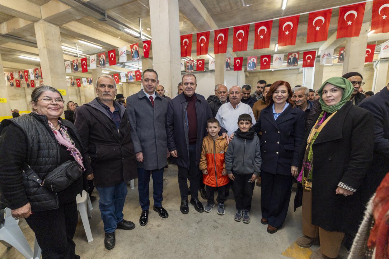 Başkan Seçer ve Meral Seçer Çamlıyayla’da İftar Sofrasında Yurttaşlarla Buluştu