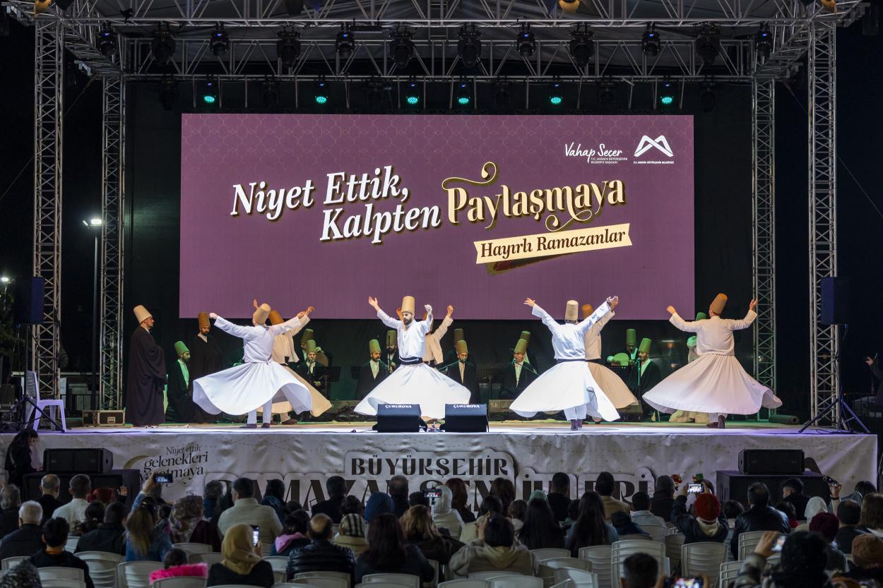 Başkan Seçer Ve Meral Seçer, Yenişehir'de İftar Ve Ramazan Şenlikleri'ne Katıldı