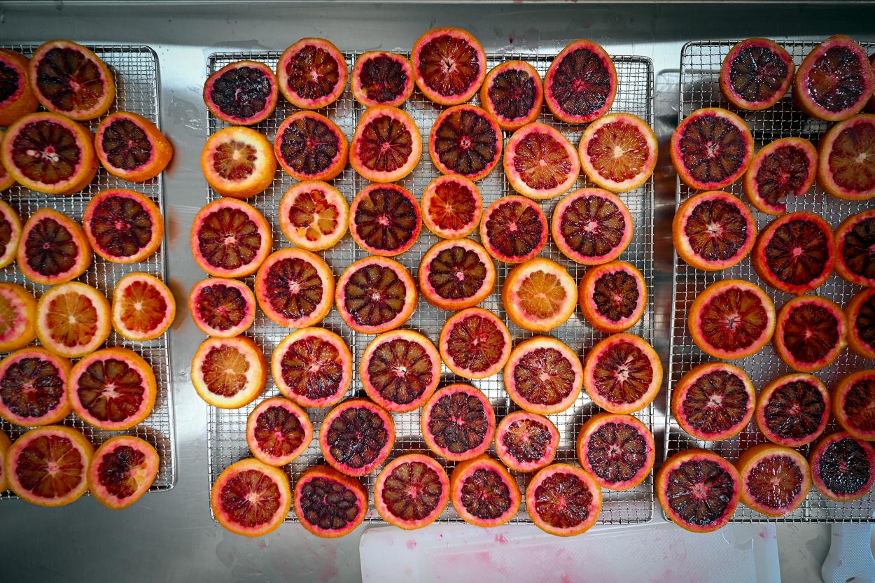 Mersin Büyükşehir Coğrafi İşaretli Kan Portakalı’nı Kadın Emeği ile Geleceğe Taşıyor