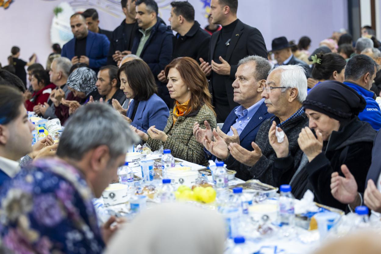 Başkan Seçer ve Meral Seçer, Anamurlu Yurttaşlarla İftar Sofrasında Buluştu