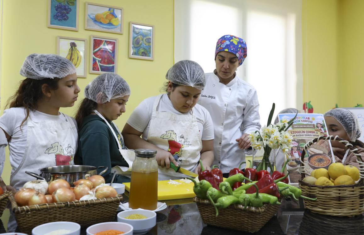 Mersin Büyükşehir'in Mutfak Atölyesi Çocuklara Yeni Beceriler Kazandırıyor