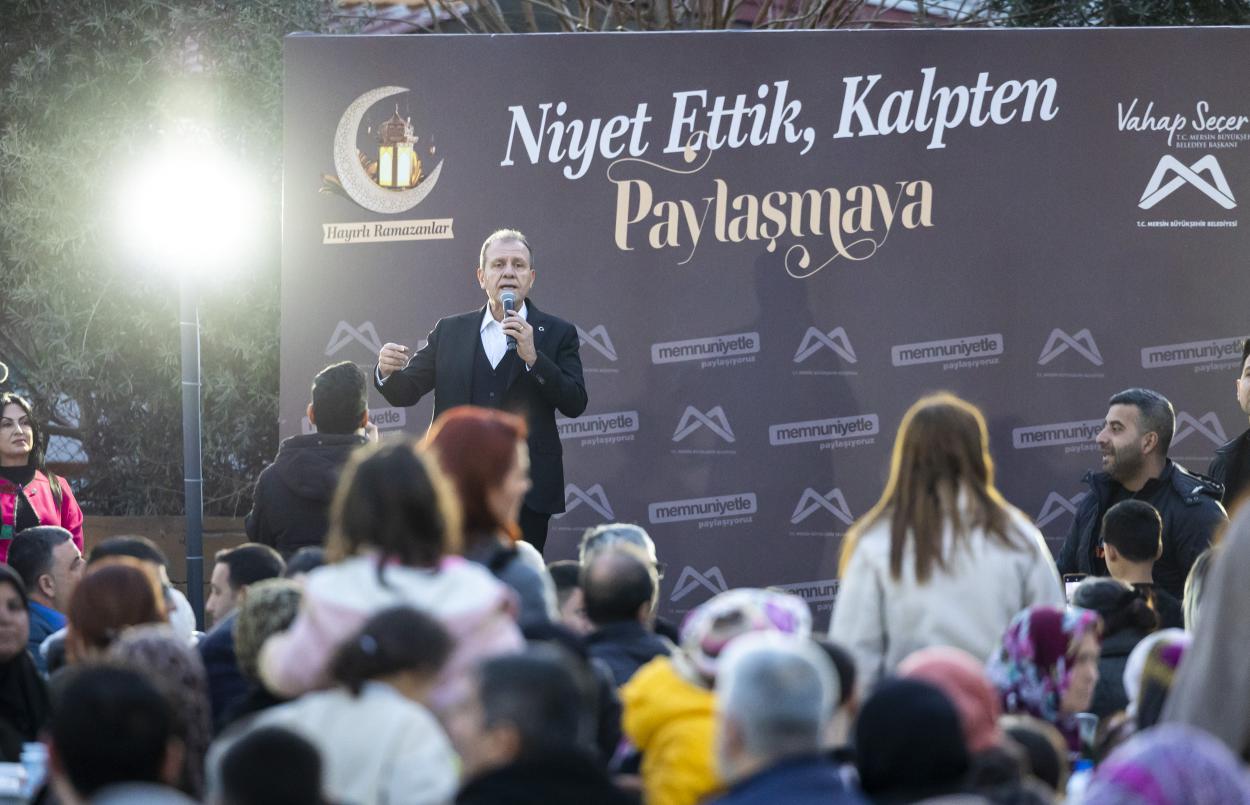 Başkan Seçer ile Meral Seçer İftarlarını Akdenizlilerle Gerçekleştirdi