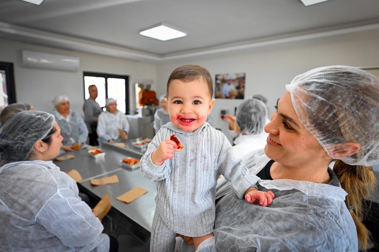 Mersin Büyükşehir Coğrafi İşaretli Kan Portakalı’nı Kadın Emeği ile Geleceğe Taşıyor