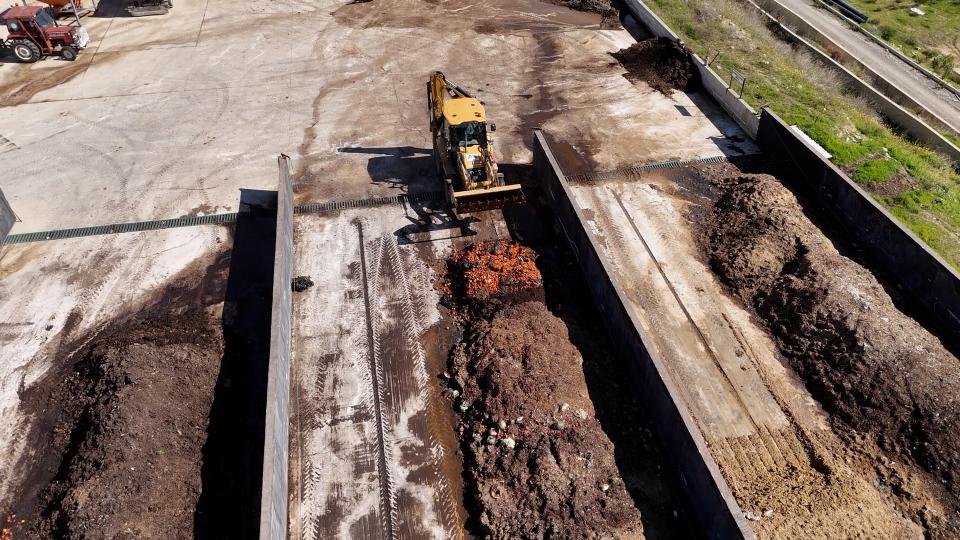 Mersin Büyükşehir’in Kompost Üretim Tesisi’nde Atık Yok, Doğaya Dönüş Var