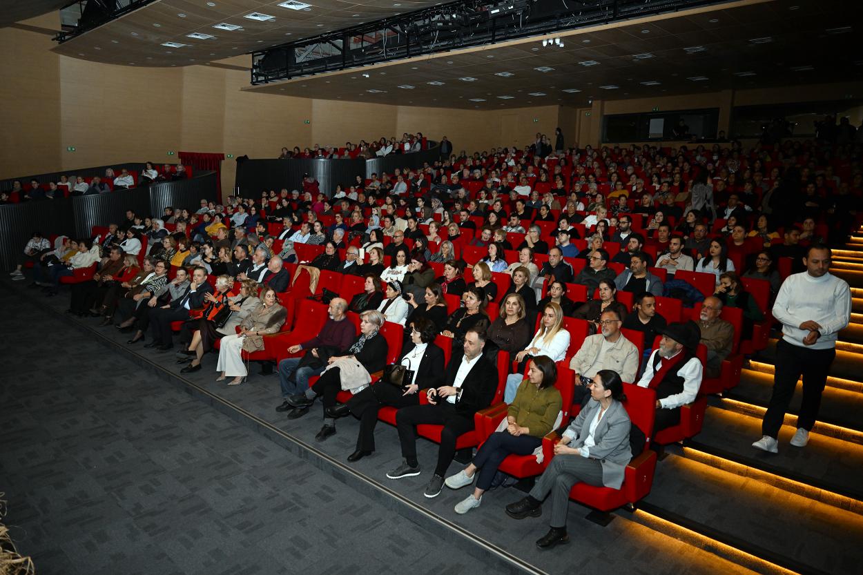 Mersin Büyükşehir’de Kadınların Sesi Ezgiler ve Danslarla Yükseldi