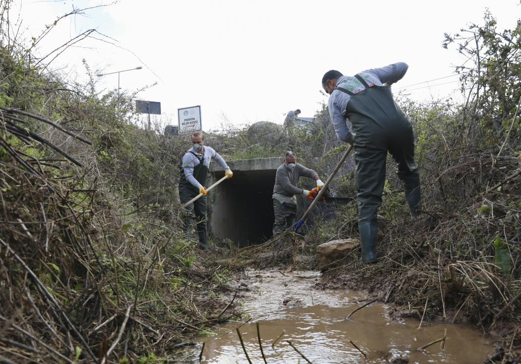 Mersin Büyükşehir’in İlaçlama Ekipleri Kent Genelinde Haşere Mücadelesini Sürdürüyor