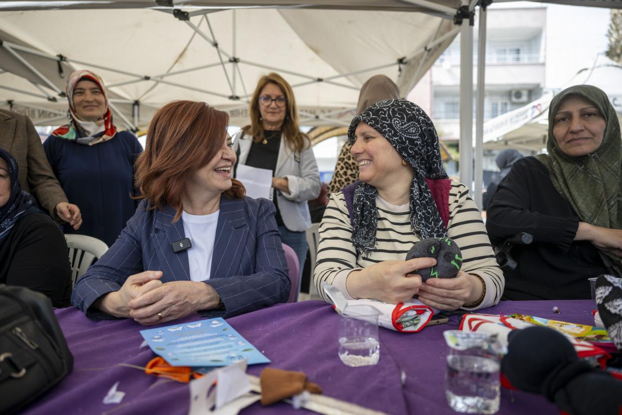 Mersin Büyükşehir’in ‘Evimiz Atölye’ Projesi İle Kadınlar Sosyalleşiyor, Üretiyor ve Kazanıyor