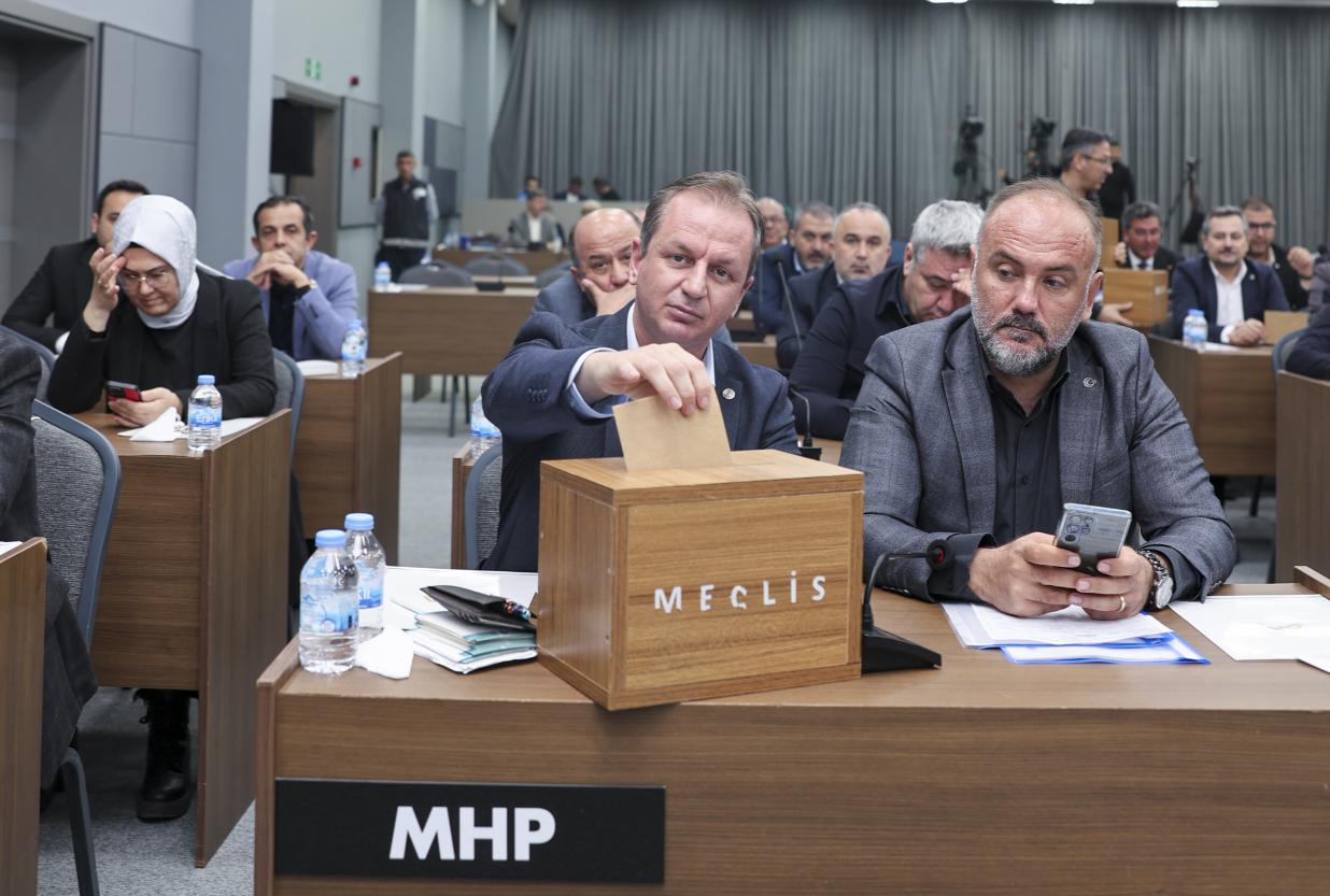 Mersin Büyükşehir Belediye Meclisi’nin Nisan Ayı 1. Birleşimi Başkan Seçer Başkanlığında Gerçekleştirildi