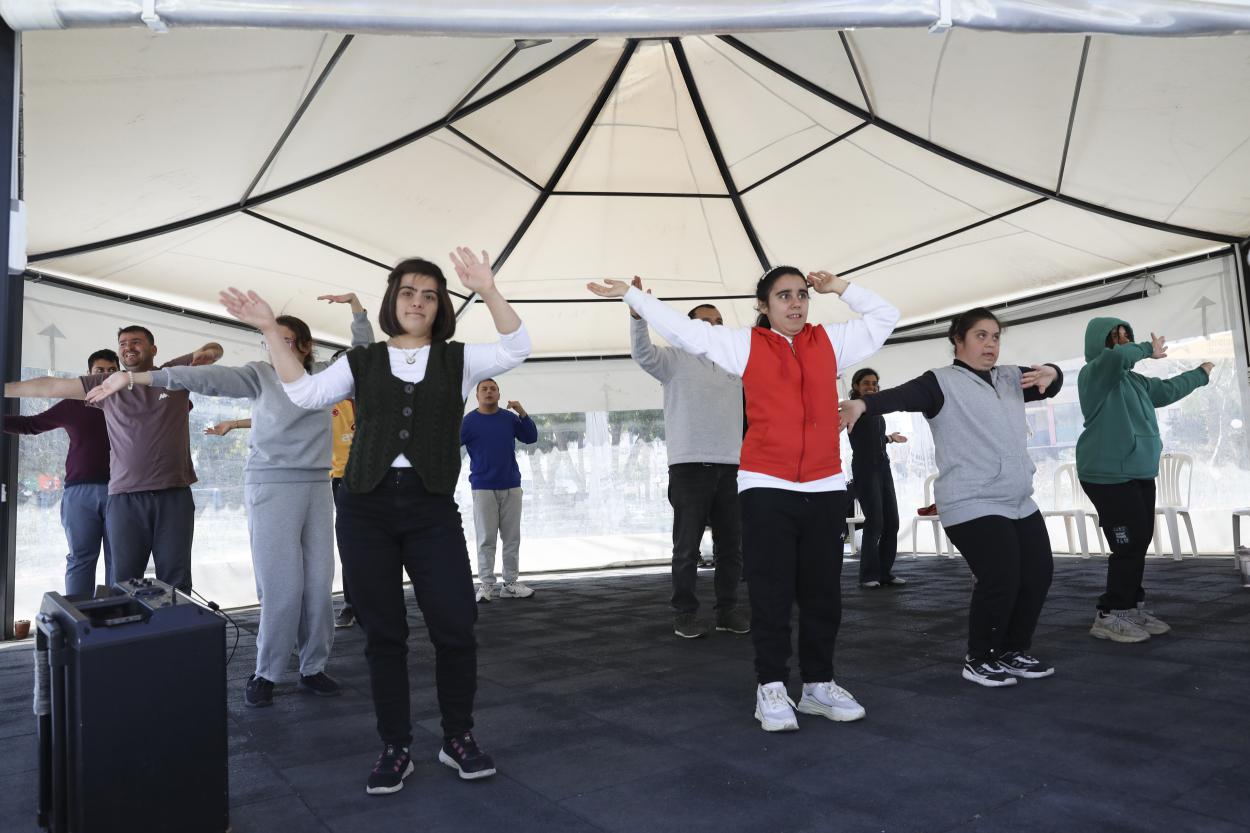 Mersin Büyükşehir İle Sosyalleşmenin Adresi: Engelsiz Yaşam Parkı