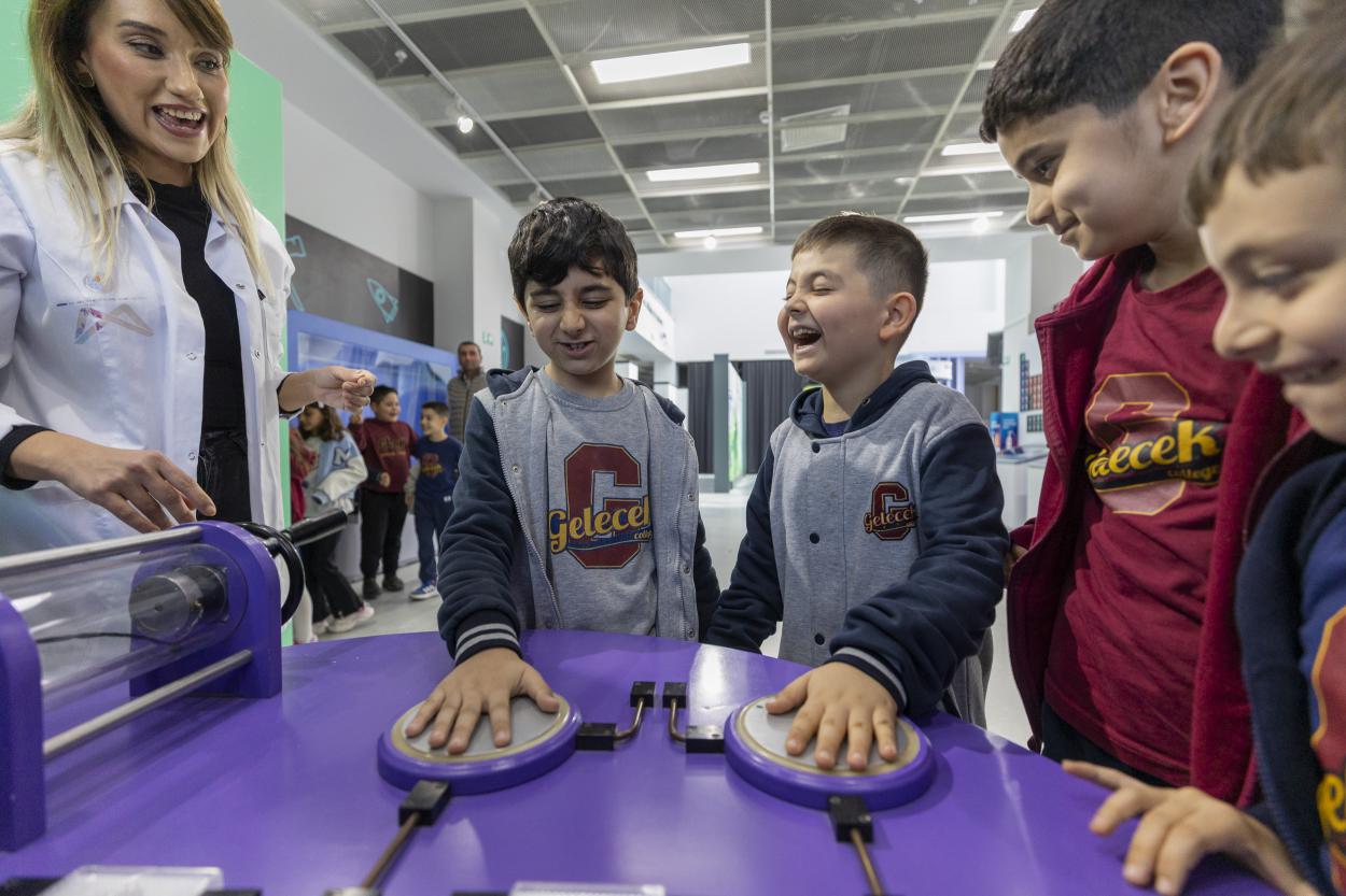 Mersin Büyükşehir Mercan 100. Yıl İklim ve Çevre Bilim Merkezi 200 Bin Ziyaretçi Sayısına Ulaştı