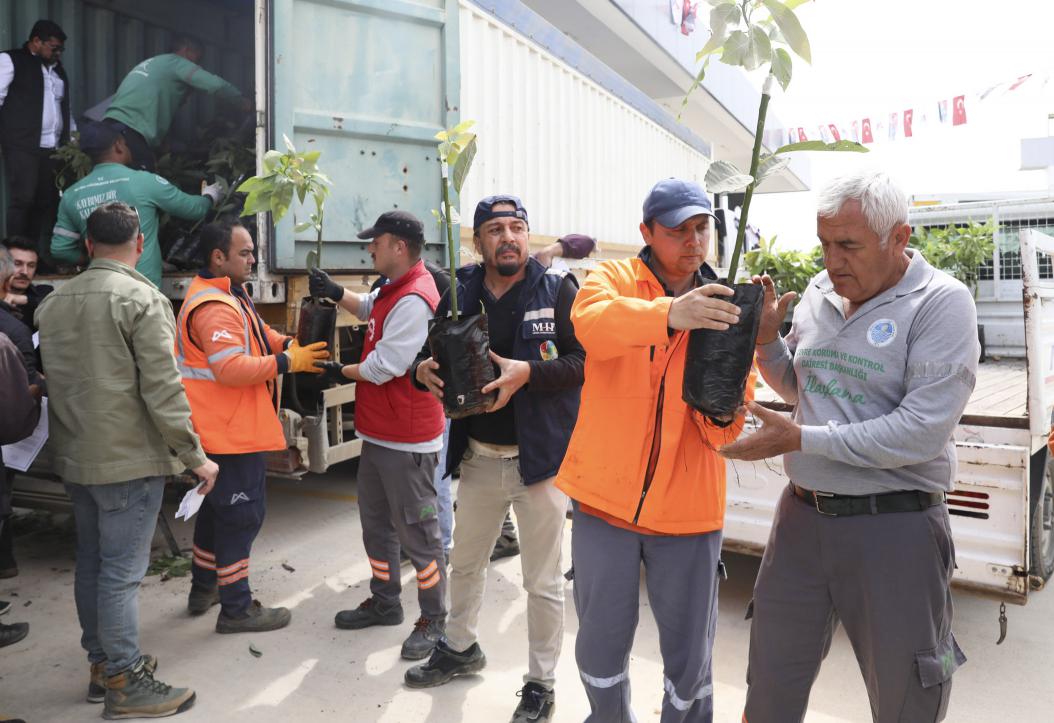 Anamurlu Üreticilerin Yüzü Mersin Büyükşehir İle Gülüyor