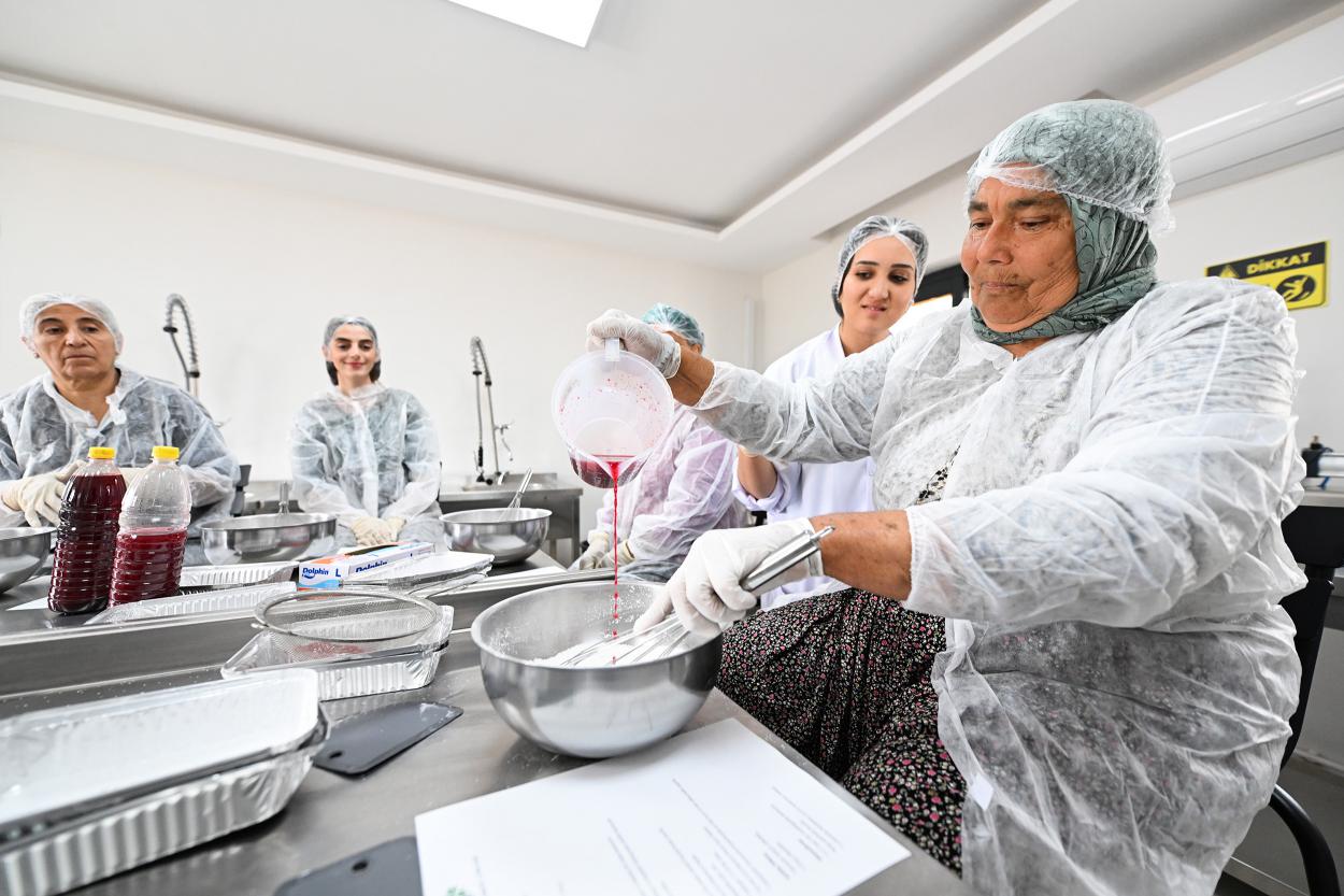 Hamzabeyli Köyümüz Atölye’de, Mersin Kan Portakalı İle Lokum Buluşturuldu