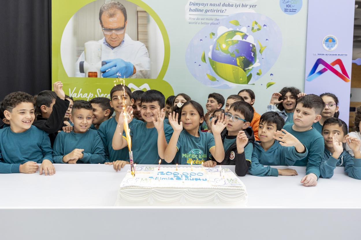Mersin Büyükşehir Mercan 100. Yıl İklim ve Çevre Bilim Merkezi 200 Bin Ziyaretçi Sayısına Ulaştı