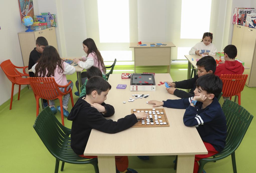 Mersin Büyükşehir Çocuklara Teknolojiyi Doğru Şekilde Kullanmayı Öğretiyor