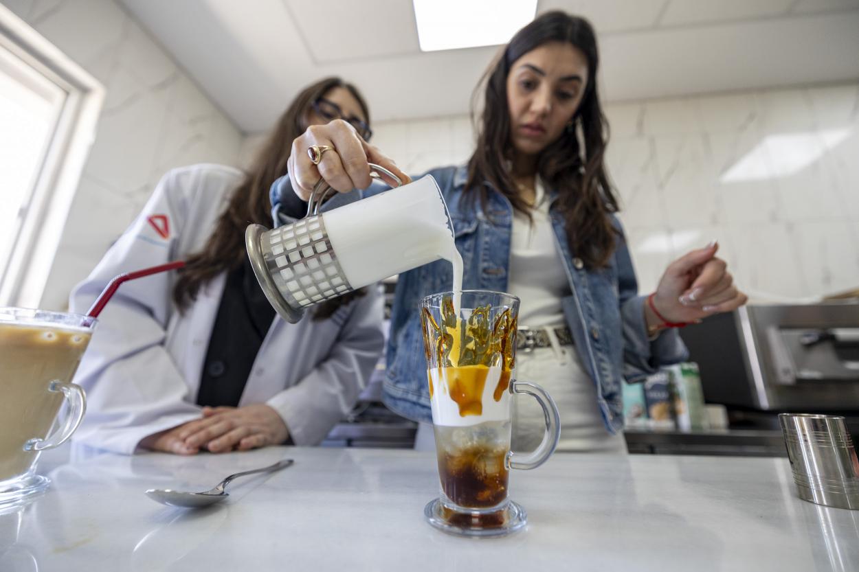 Mersin Büyükşehir’den Kahve Tutkunlarını Sevindiren Eğitim: ‘Kahve Yapımı ve Sunumu’