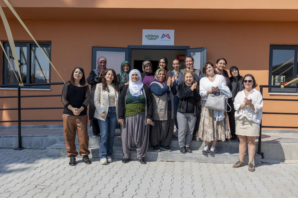 Mersin Büyükşehir’den Hamzabeyli Köyümüz Atölye’de Üretici Kadınlara “Gıda Okuryazarlığı Eğitimi”