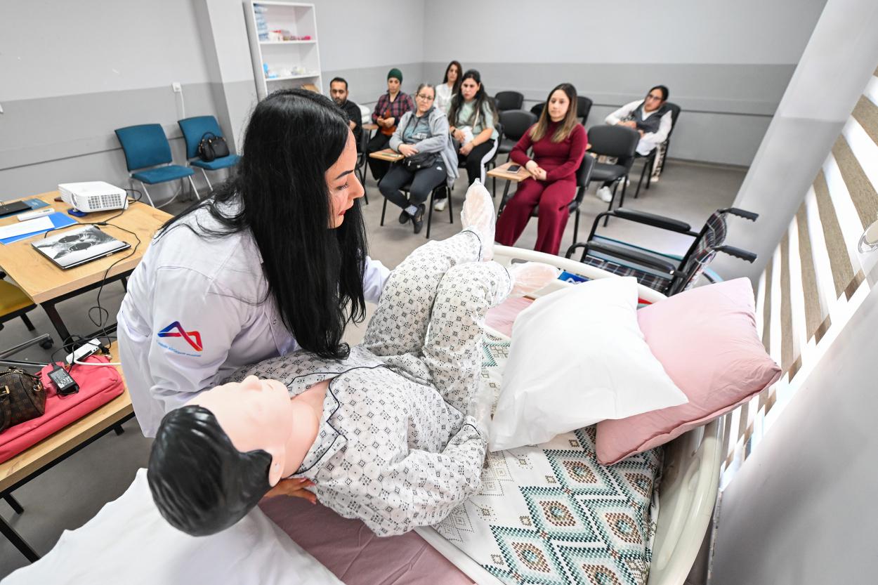 Mersin Büyükşehir Belediyesi’nin Ücretsiz Kursları İstihdamın Yolunu Açıyor