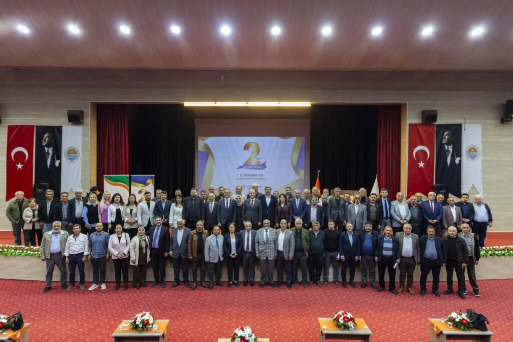 Başkan Seçer, Toroslar Belediyesi’nin 2. Hizmet Yılı Değerlendirme Programı’na Katıldı