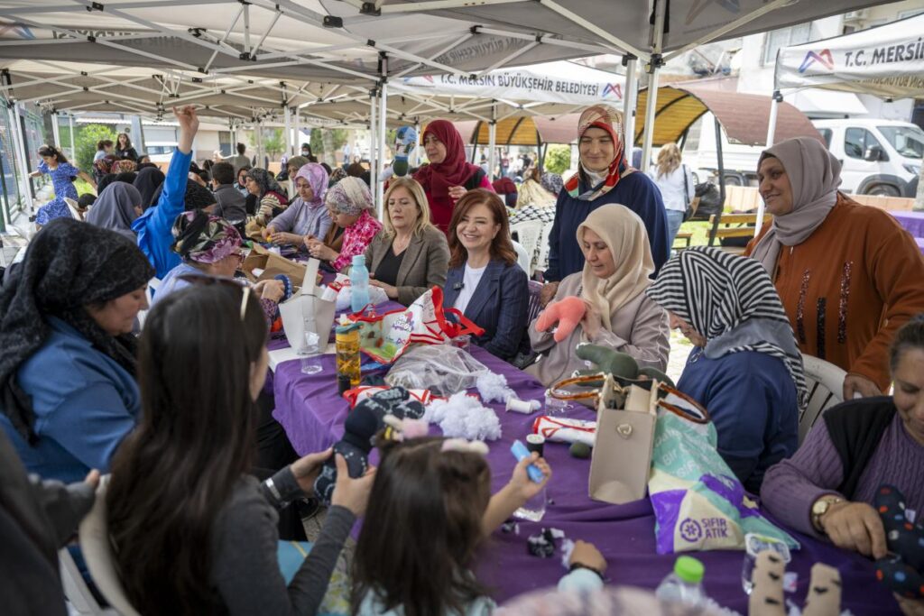 Mersin Büyükşehir’in ‘Evimiz Atölye’ Projesi İle Kadınlar Sosyalleşiyor, Üretiyor ve Kazanıyor