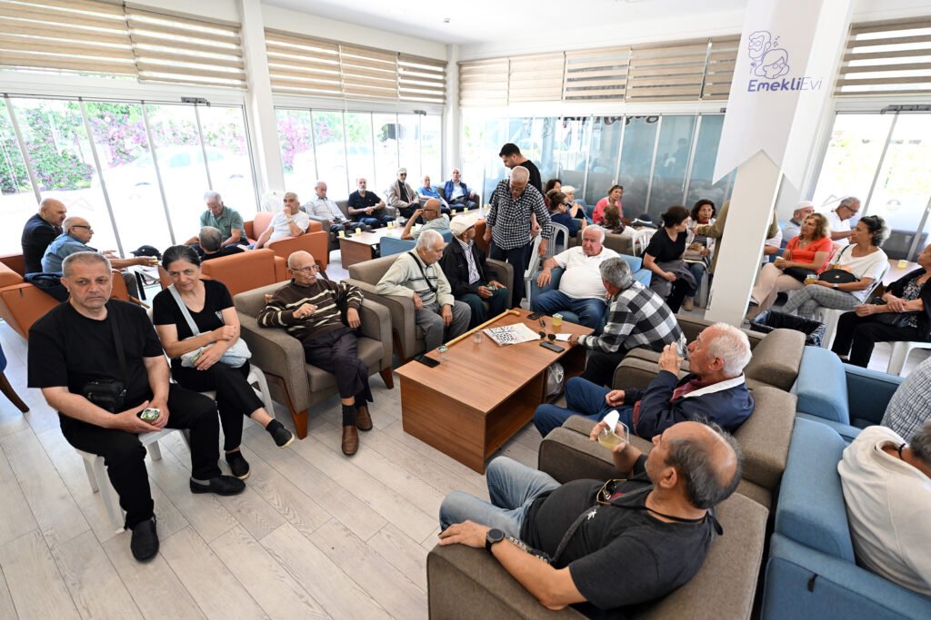 Mersin Büyükşehir’in Emekli Evi’nde Bayram Buluşması