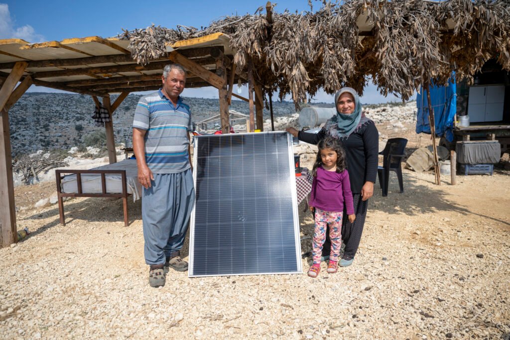 Mersinli Konargöçerler Büyükşehir’in Güneş Paneli Desteği İle Enerjiye Kavuştu